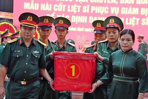 Quảng Ngãi bàn giao 2.219 mẫu sinh phẩm hài cốt liệt sĩ phục vụ giám định ADN