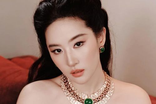 Chuyện gì đang xảy ra với Lưu Diệc Phi
