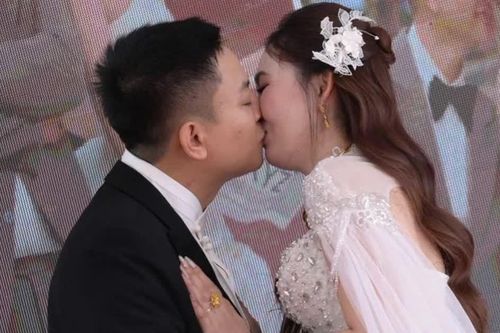 Ảnh chưa công khai ở đám cưới Hoài Lâm