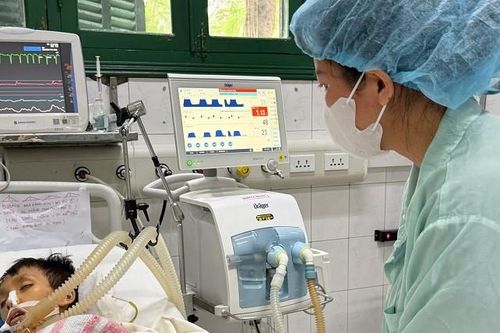Suy tim nặng, cậu bé người Mường mong mỏi ghép tim để được sống