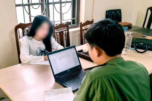 Công an Hưng Yên làm việc với nữ admin nhóm Facebook 'Những người ghét bố mẹ'