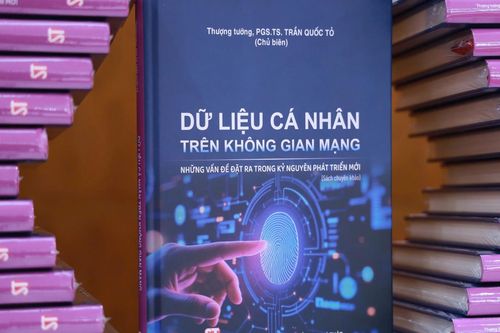 Ra mắt sách do Thượng tướng Trần Quốc Tỏ làm chủ biên