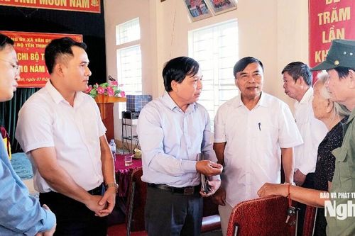 Phó Chủ tịch HĐND tỉnh Nguyễn Như Khôi dự sinh hoạt chi bộ tại Đảng bộ xã Vân Du