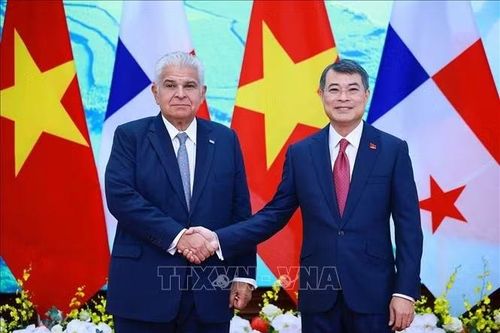 Thủ tướng Lê Minh Hưng hội kiến Tổng thống Panama