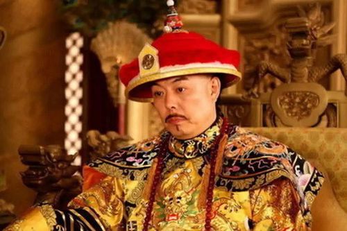 Không thể giặt bằng nước, long bào của hoàng đế Trung Hoa được làm sạch theo cách không ai ngờ