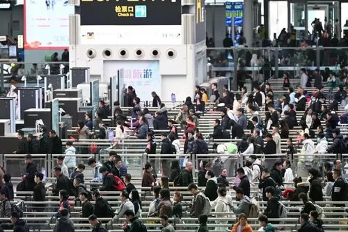 Cứ 40 giây một tàu cao tốc rời ga, nhà ga Trung Quốc lập kỷ lục hơn 1 triệu lượt khách