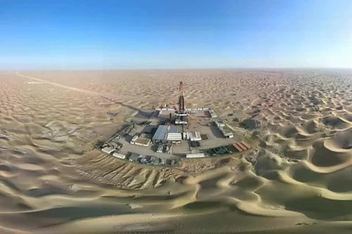 Trung Quốc khoan sâu hơn 8.000 m dưới sa mạc Taklimakan, khai thác hơn 26 triệu tấn dầu khí