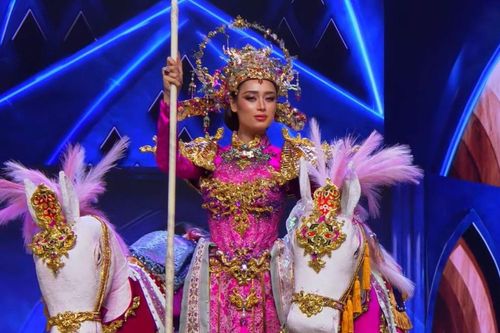 Emoura Phạm diễn Trang phục dân tộc nổi bật ở Miss Grand International