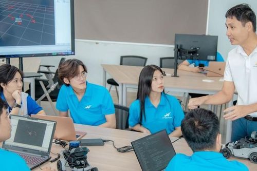 Đại học ồ ạt mở ngành AI: 'Độ vênh' giữa giảng đường và thị trường lao động