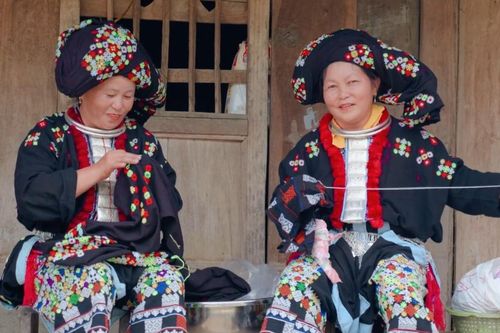 Về Suối Tút, đắm mình trong sắc màu văn hóa Dao Đỏ
