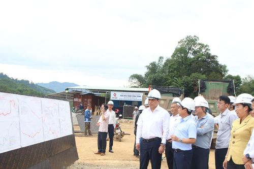 Tháo điểm nghẽn, tạo 'luồng xanh' cho mục tiêu tăng trưởng