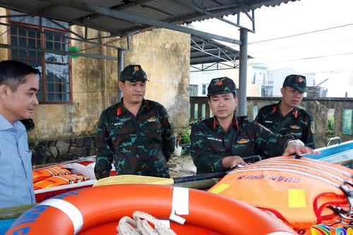 Bố trí lực lượng, phương tiện ứng trực hỗ trợ nhân dân trước nguy cơ mưa lớn gây ngập lụt