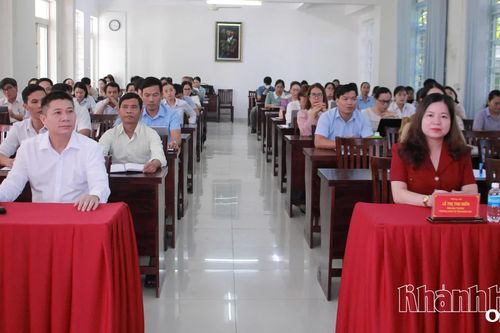 Bồi dưỡng đạo đức công vụ, văn hóa công sở cho cán bộ, công chức, viên chức cấp xã