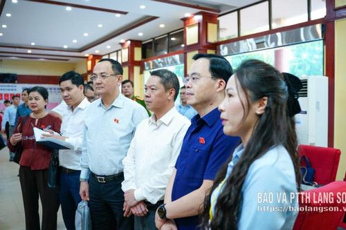 Đoàn giám sát chuyên đề của Ủy ban Khoa học, Công nghệ và Môi trường làm việc tại Lạng Sơn
