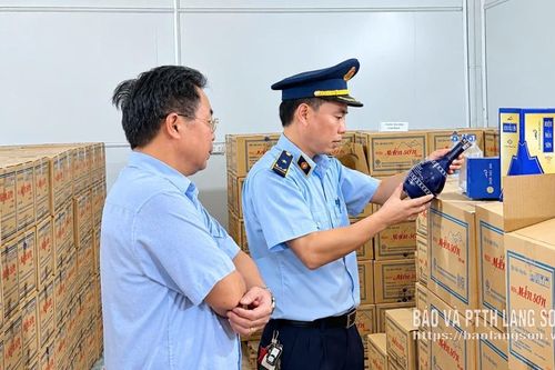 Đội Quản lý thị trường số 1 xử phạt 3 cơ sở vi phạm trong sản xuất, kinh doanh rượu