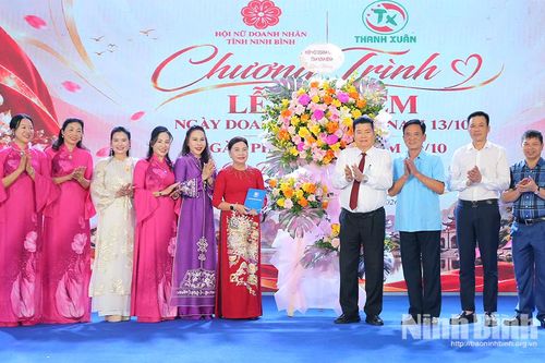 Hội Nữ doanh nhân tỉnh Ninh Bình kỷ niệm Ngày Doanh nhân Việt Nam và Ngày Phụ nữ Việt Nam