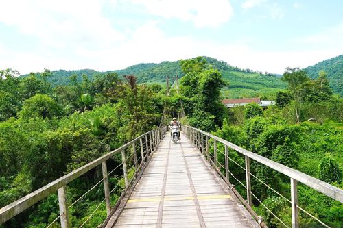 Nỗi lo cầu treo xuống cấp