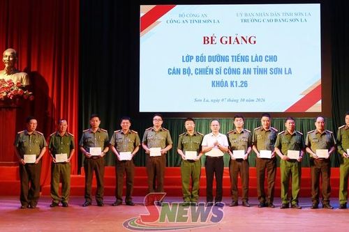 Bồi dưỡng tiếng Lào cho cán bộ, chiến sĩ Công an Sơn La