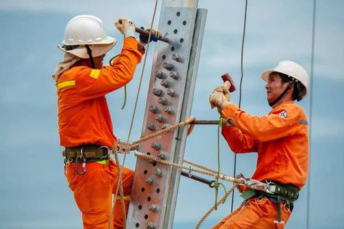 Đề xuất tách Tổng công ty Truyền tải điện Quốc gia khỏi EVN