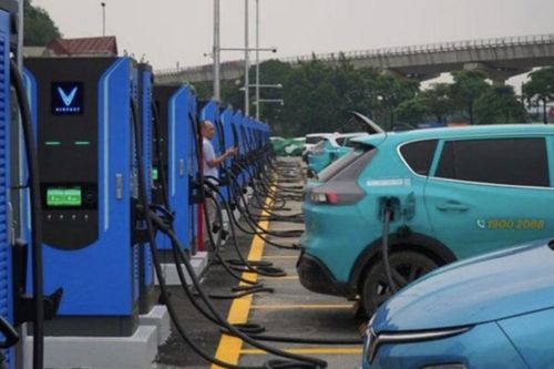 Xe khác hãng chưa chắc được dùng chung trạm sạc