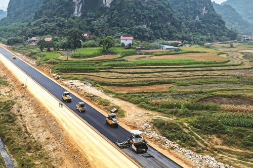 Áp lực giải ngân đầu tư công trong chặng nước rút