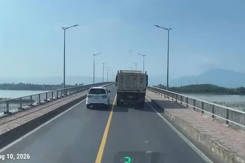 Từ phản ánh của người dân qua VNeTraffic, xử phạt lái xe 'vượt bất chấp'