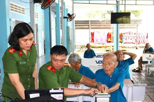 Cấp căn cước cho các nhân khẩu đặc biệt tại Trung tâm Bảo trợ xã hội