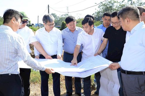 Gỡ vướng, đẩy nhanh tiến độ dự án mở rộng Quốc lộ 6