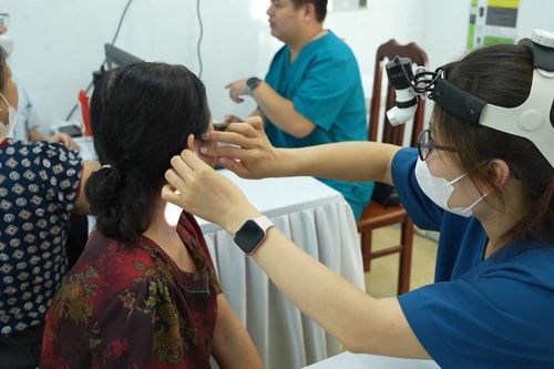 Xã Thanh Oai khám sàng lọc sức khỏe miễn phí cho dân