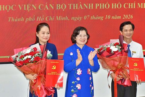 Phó Giám đốc Sở Giáo dục và Đào tạo Thành phố Hồ Chí Minh làm Giám đốc Học viện Cán bộ Thành phố