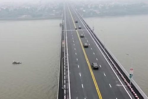 Một số xe ô tô bị cấm lưu thông qua cầu Thăng Long