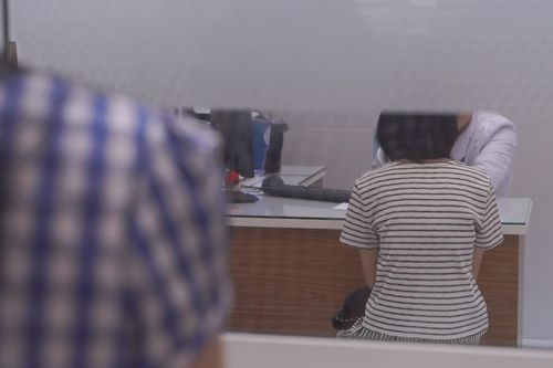Con học tốt nhưng ngày càng thu mình, cha mẹ cần lưu ý điều gì?