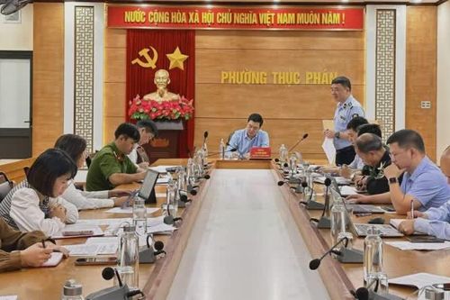 Đoàn kiểm tra Ban Chỉ đạo 389 tỉnh làm việc tại phường Thục Phán về chống buôn lậu