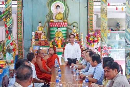 Lãnh đạo tỉnh thăm, chúc mừng các chùa Khmer nhân lễ Sene Dolta