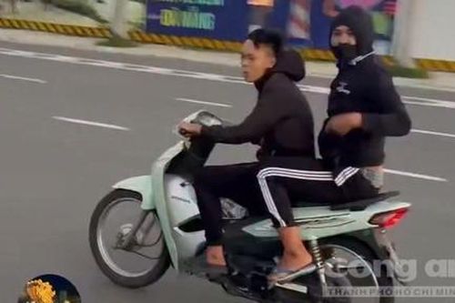 Xử lý nhóm thiếu niên chạy xe do trộm cắp mà có, dùng hung khí khiêu khích người đi đường
