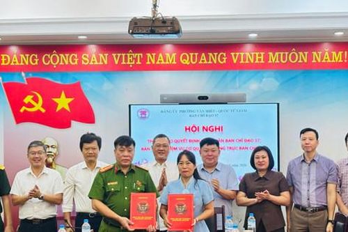 Phường Văn Miếu - Quốc Tử Giám bàn giao Ban Chỉ đạo 57 về phát triển khoa học, công nghệ