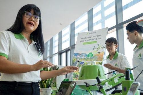 Khách hàng đầu tiên - tháo nút thắt đầu ra cho doanh nghiệp công nghệ