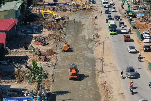 Quốc lộ 6 đoạn qua phường Chương Mỹ 'chuyển mình'