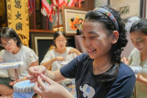 Đình Tú Thị – nơi giữ nghề thêu giữa lòng phố cổ Hà Nội
