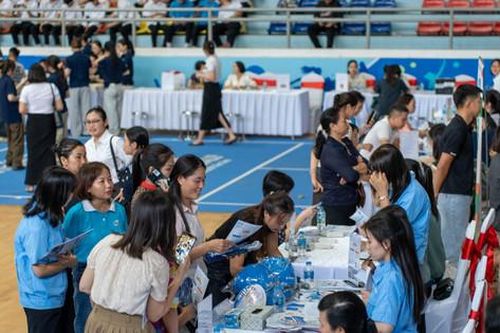 Tạo sinh kế bền vững cho người yếu thế