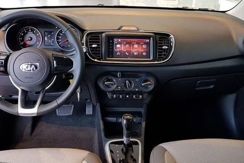 Kia Soluto giảm giá sốc còn 299 triệu đồng, rẻ hơn cả ô tô điện có hấp dẫn người mua?