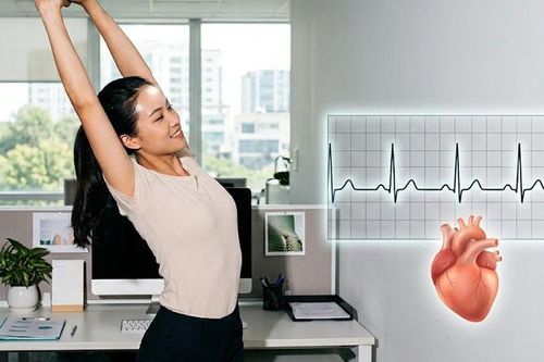 Lợi ích bất ngờ khi vận động 5 phút giữa giờ làm