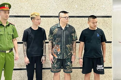 Ép thiếu nữ dưới 16 tuổi 'gánh nợ' 70 triệu, nhốt trong container ở quán karaoke