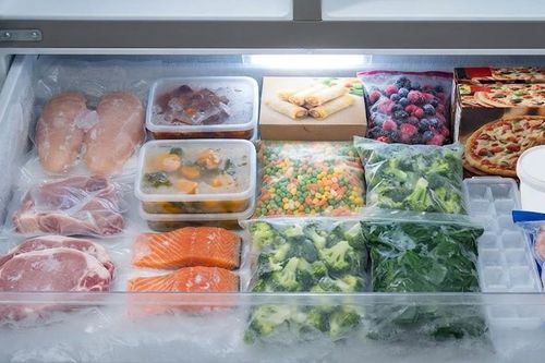 Điều gì xảy ra khi rã đông thực phẩm không đúng cách?