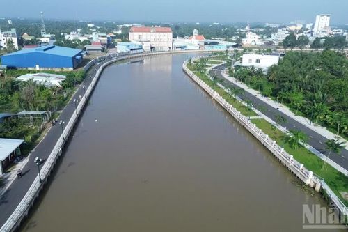 Diện mạo mới bên bờ kênh Bảo Định