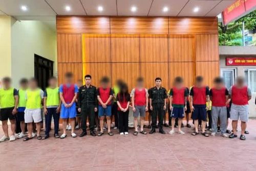 Hà Nội khởi tố 21 bị can về tội 'Buôn bán hàng cấm'