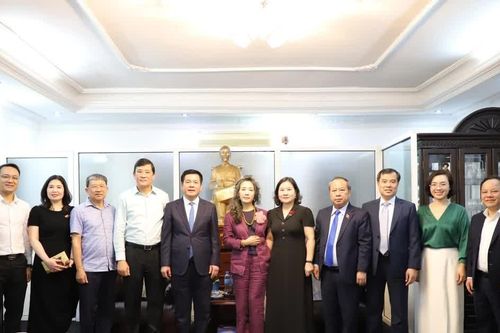 Phó Chủ tịch Quốc hội Nguyễn Hồng Diên thăm, làm việc với Đại sứ quán Việt Nam tại Tanzania