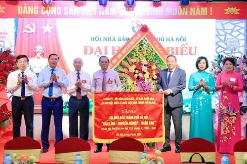 Xây dựng Hội Nhà báo thành phố Hà Nội phát triển ngày càng vững mạnh
