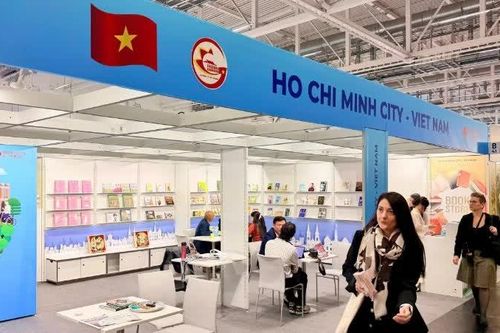 Thành phố Hồ Chí Minh mang đến Hội sách Frankfurt 2026 gần 100 tựa sách tiếng Anh và sách song ngữ