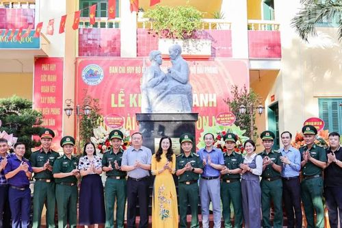 Đồng loạt khánh thành tượng đài 'Nghe lời non nước' tại các đơn vị Biên phòng ở Hải Phòng